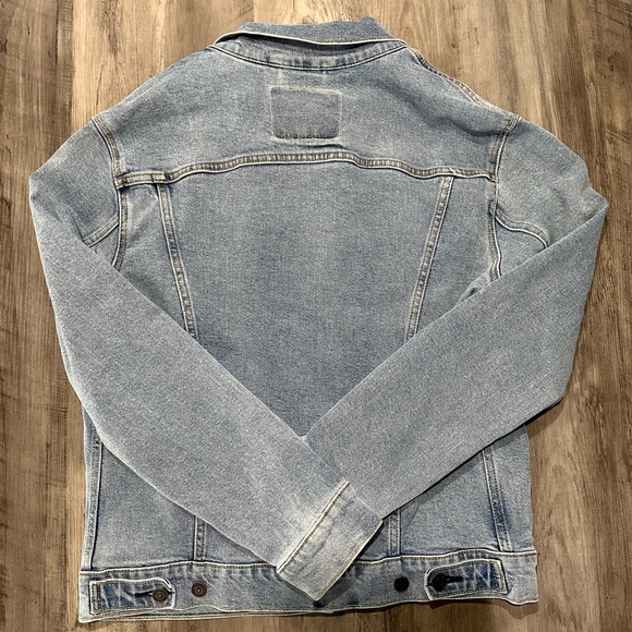 Levi’s Trucker Jean Jacket Light Wash Denim Mens Size Medium - Picture 2 of 3